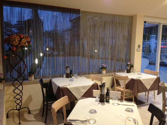 Food & Drinks 2, Alla Passeggiata, Verona