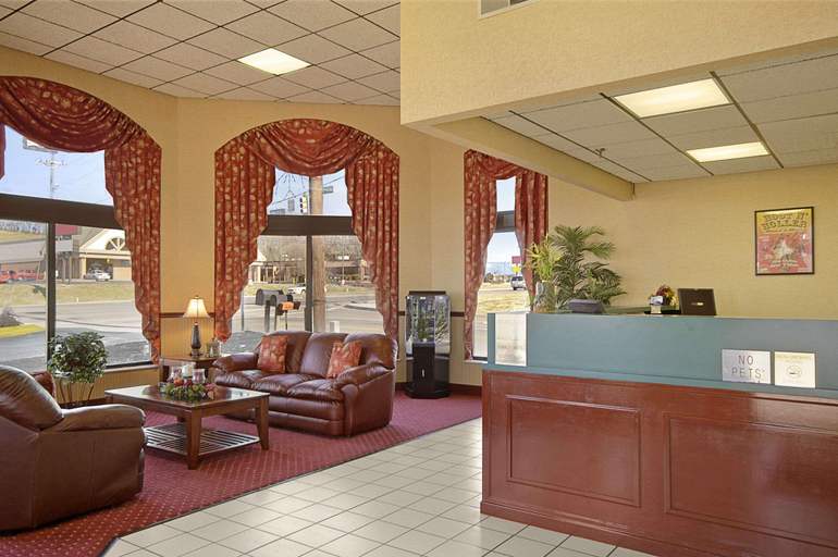Public Area, Days Inn by Wyndham Apple Valley Sevierville, Sevier