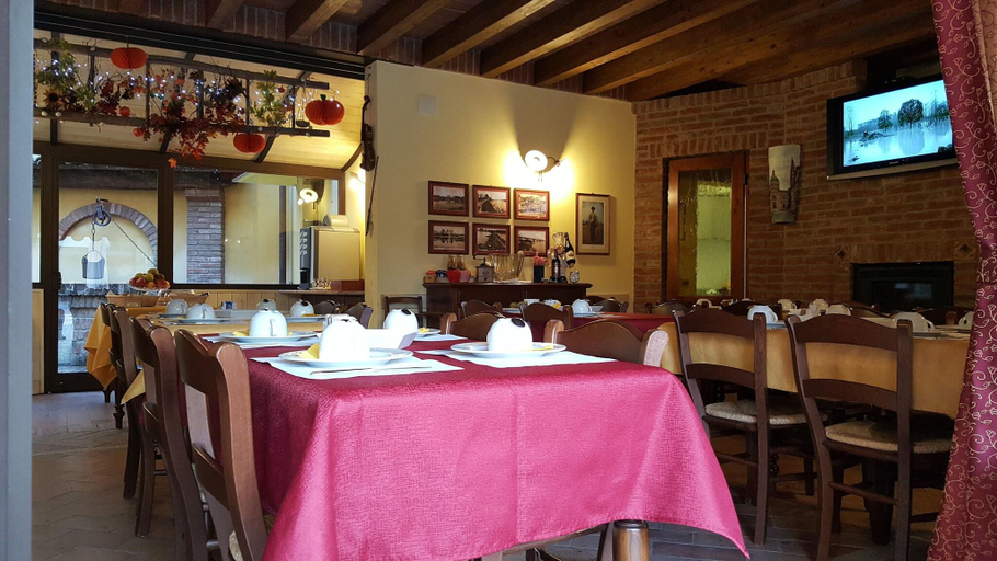 Food & Drinks 5, Luna Residence, Cremona