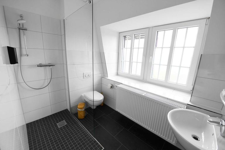 Bathroom, St. Barbara-Haus, Wesel