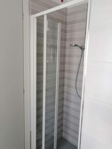 Shower 2, Angelana camere, Perugia