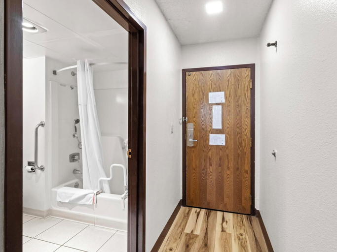 Bathroom 5, Super 8 By Wyndham Ogallala, Keith