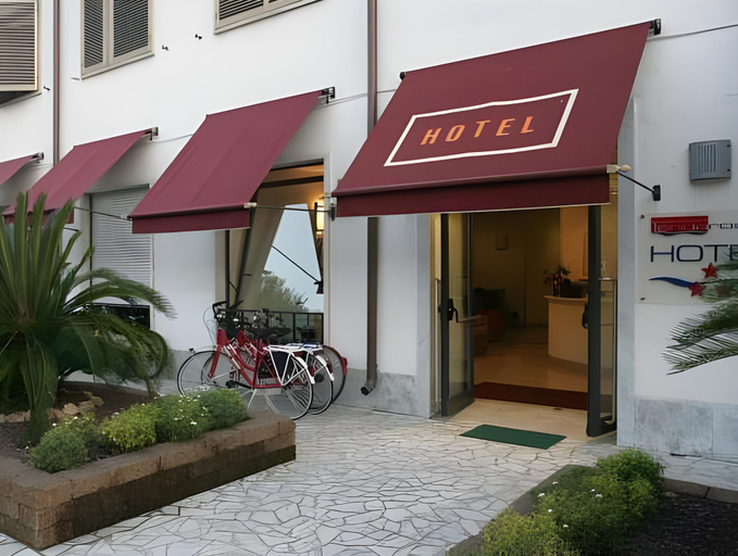 Exterior view 4, Hotel Tenda Rossa, Massa Carrara
