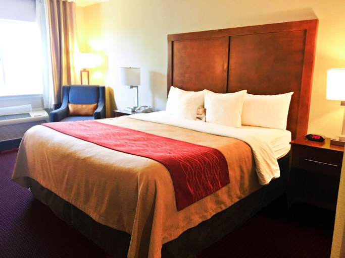 Bedroom 3, Comfort Inn & Suites Klamath Falls, Klamath