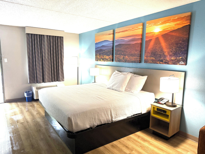 Bedroom 3, Days Inn by Wyndham Harriman, Roane