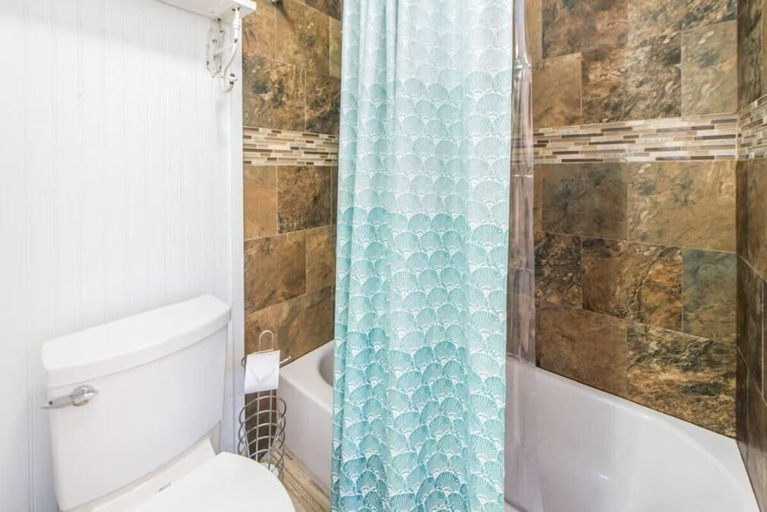 Bathroom 4, Blue Surf 17A, Walton
