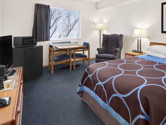 Bedroom 3, Super 8 By Wyndham Swift Current, Division No. 8
