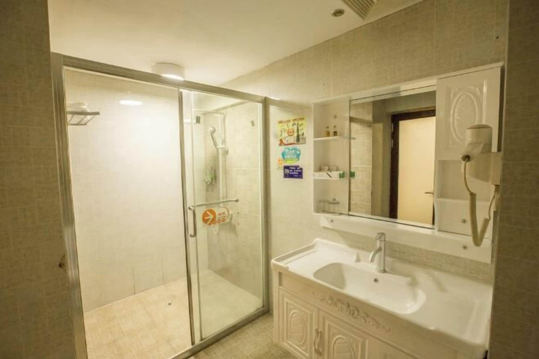 Bathroom 3, Xinjingtai Hotel Xing'an, Guilin