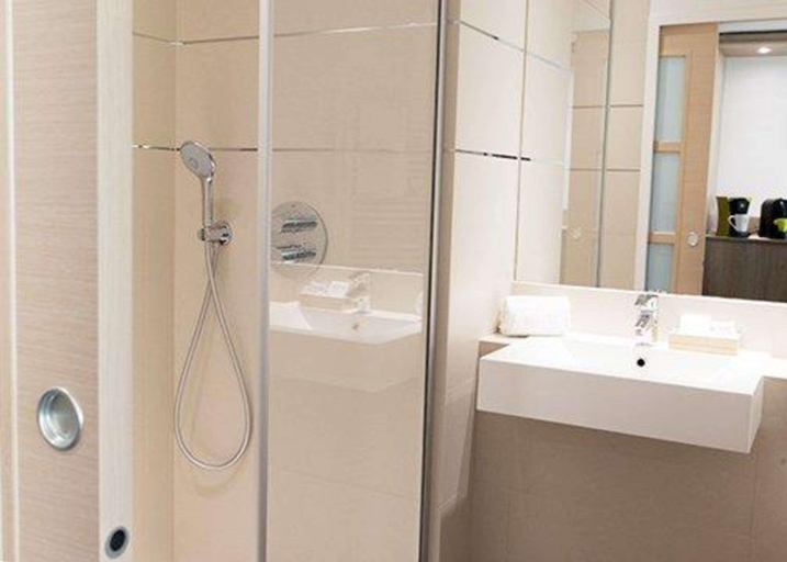 Bathroom 4, Best Western Hotel Le Bordeaux Sud, Gironde