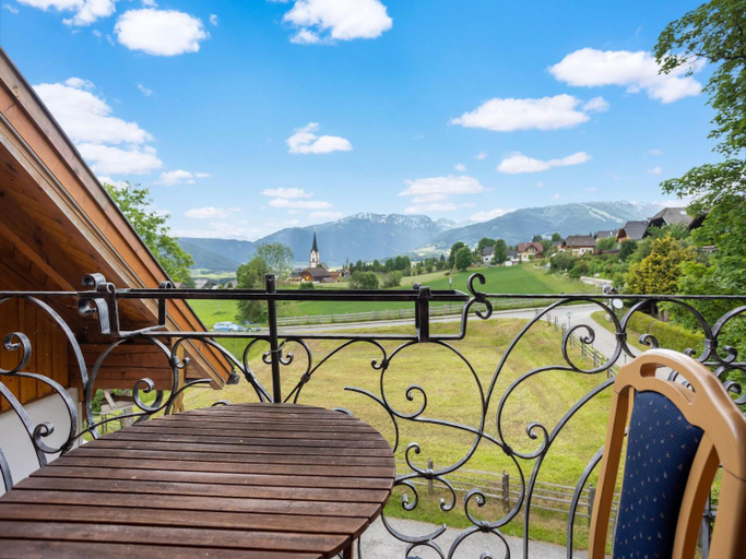 Others 5, Apartment in Mariapfarr near Ski Slopes, Tamsweg