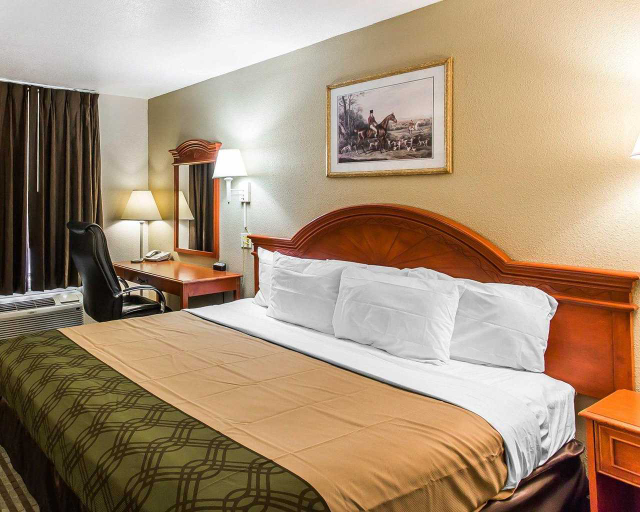 Bedroom 3, Econo Lodge Lebanon, Wilson
