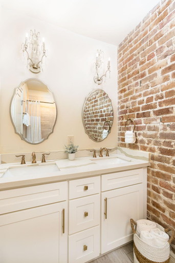 Bathroom 3, The Alexandre, Orleans