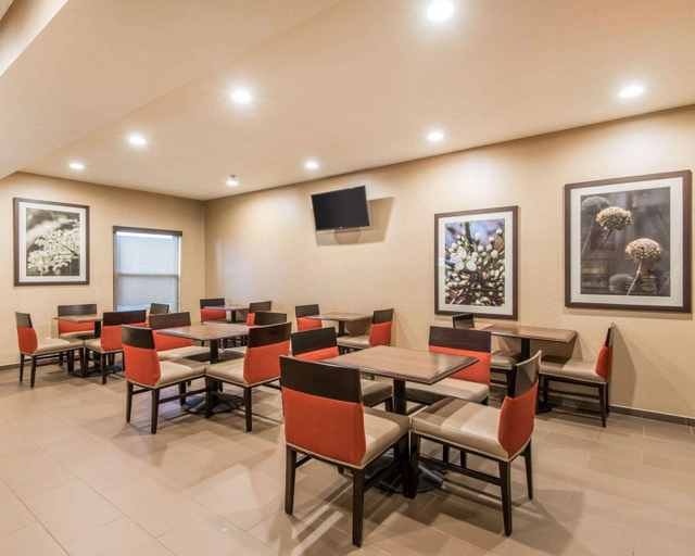 Food & Drinks 5, Quality Inn Cameron, De Kalb