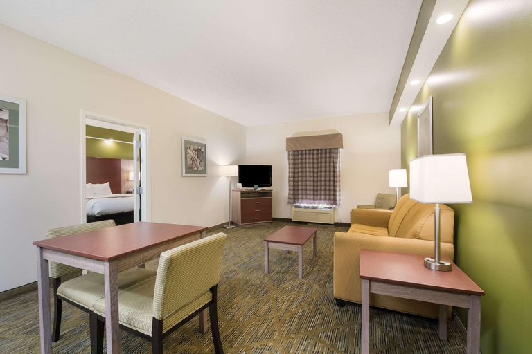 Bedroom 3, Quality Inn Alcoa Knoxville, Blount