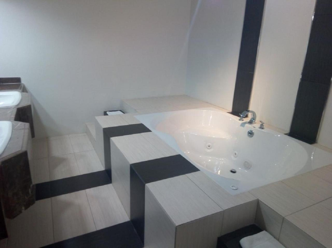 Bathroom 4, Radisson Hotel & Convention Center Toluca, Toluca