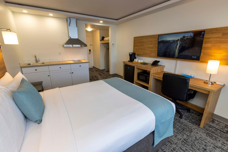 Bedroom 3, Highliner Plaza, Skeena-Queen Charlotte