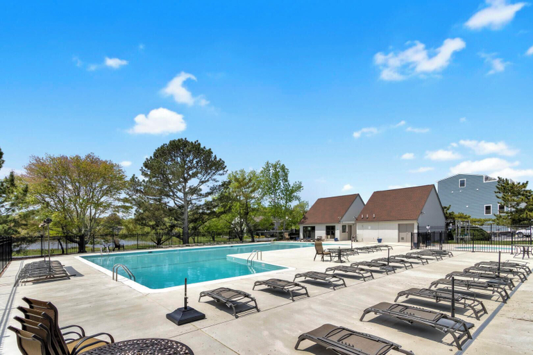 Sport & Beauty 5, Spring Lake 731, Sussex