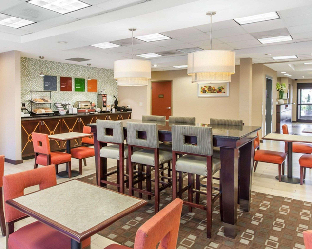 Food & Drinks 5, Comfort Inn Near Quantico Main Gate North, Prince William