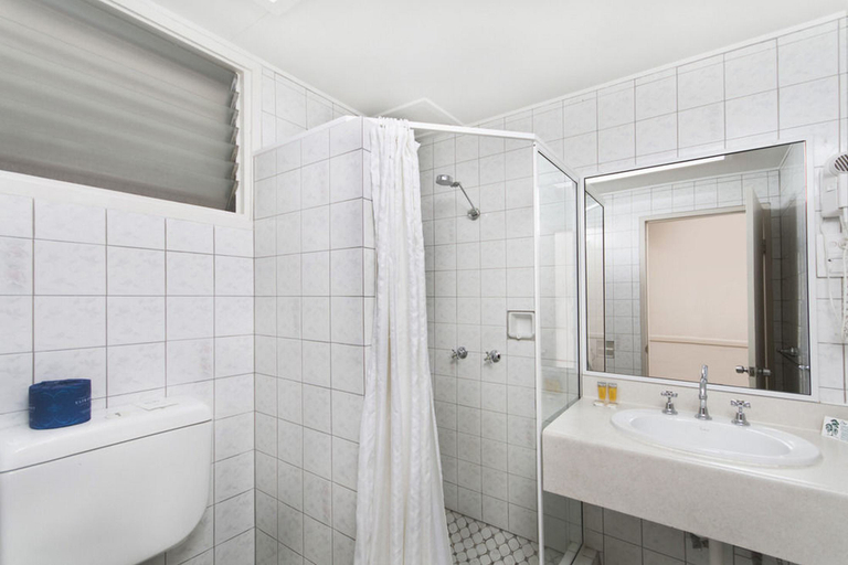 Bathroom 5, Comfort Inn Cairns City, Cairns
