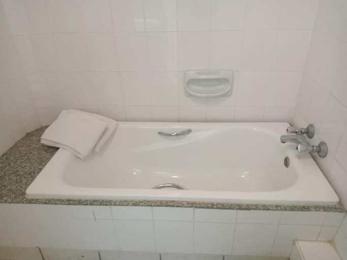 Bathroom 3, Turtle Bay, Kilifi North