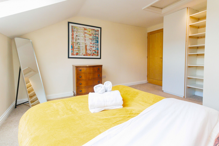 Room 5, Kyanite House in Cambridge, Cambridgeshire