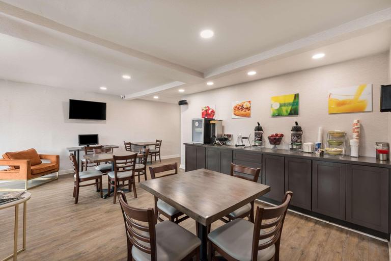 Food & Drinks 5, Quality Inn Gastonia, Gaston