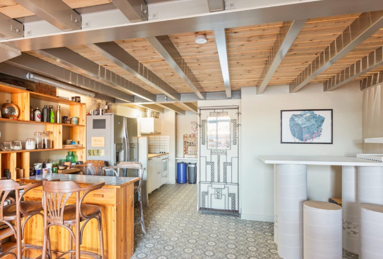 Food & Drinks 4, Magnifique loft sur la plage Life is a Beach GuestHouse, Alpes-Maritimes
