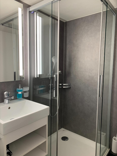 Others 3, Hotel Engel am Bahnhof, Horgen