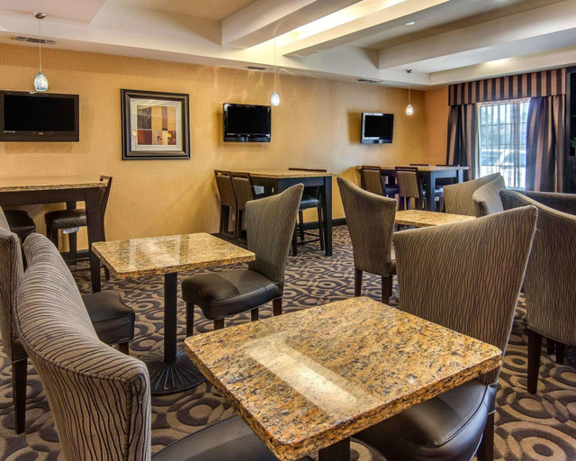 Food & Drinks 5, Comfort Inn & Suites Paris, Lamar