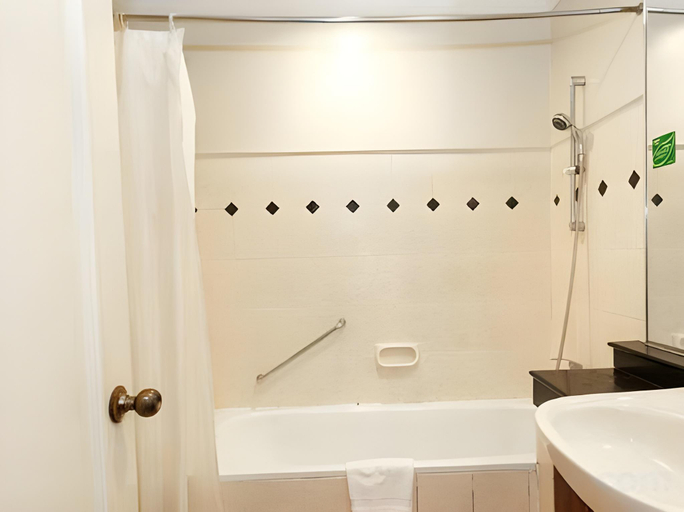 Bathroom 3, Stayinn Gateway Kuching, Kuching