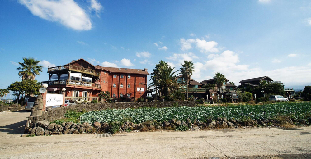 General view 1, L Roman Pension, Jeju