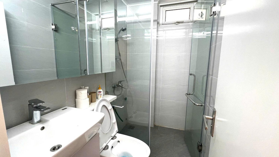 Bathroom 3, Era Apartment Dong Tac, Đống Đa