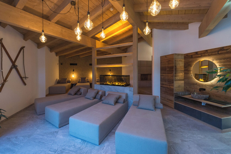 Others 4, Der Zirmhof in Saalbach, Zell am See