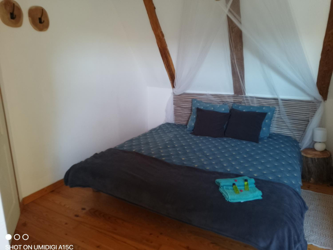 Bedroom 2, Gites du GRC, Aveyron