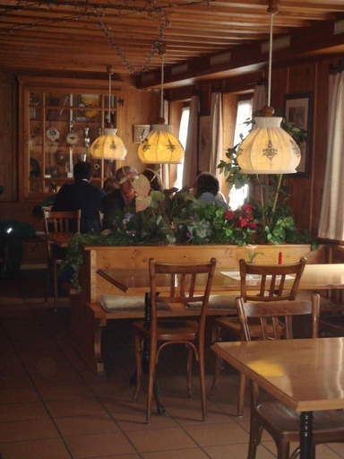 Food & Drinks 3, Gasthaus Skiklub, Uri