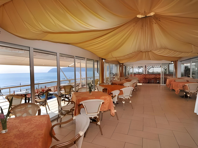 Food & Drinks 5, Hotel Regina, Savona