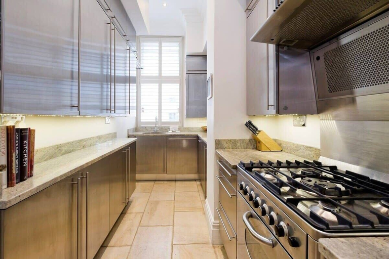 Others 5, Cute 2-bed Chelsea Apartment, London