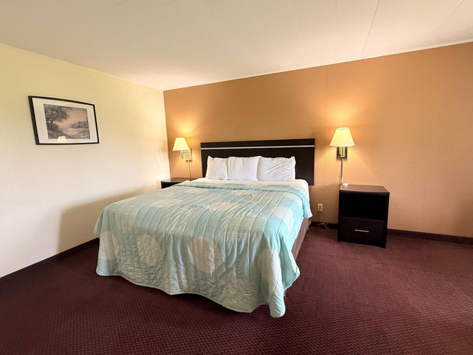 Bedroom 3, Knights Inn Kirksville, Adair
