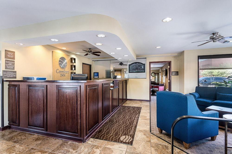 Public Area 3, Quality Inn Parkersburg North - Vienna, Wood