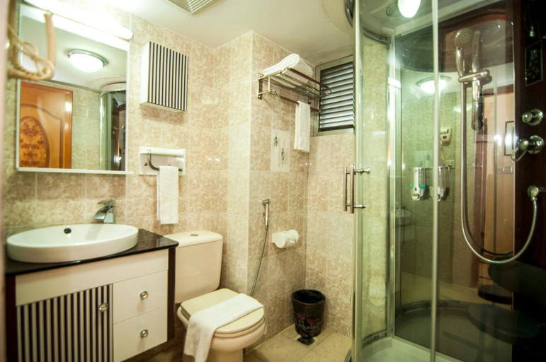 Bathroom 5, Century Park Residence, Dhaka