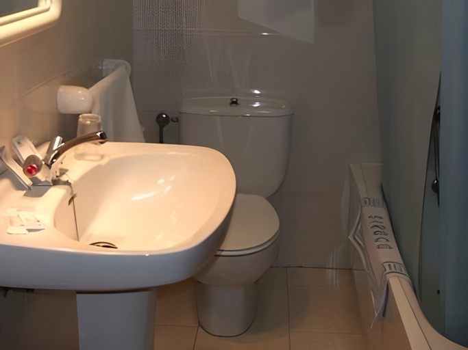 Bathroom 3, Hotel Siroco Portonovo, Pontevedra