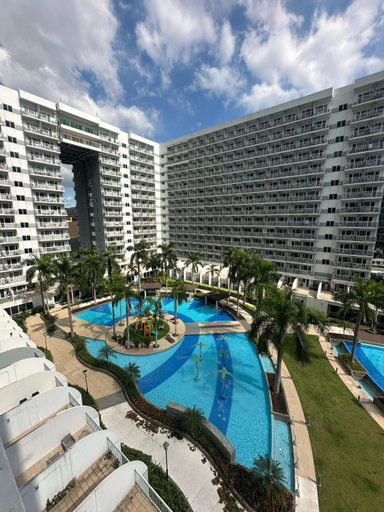 Sport & Beauty 2, Luxury Condo with Pool View at Shell Residences, Pasay City