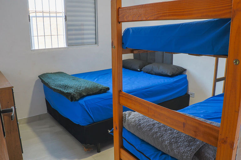Room 4, Casa Completa com Piscina e Churrasq pet Friendly, Peruíbe