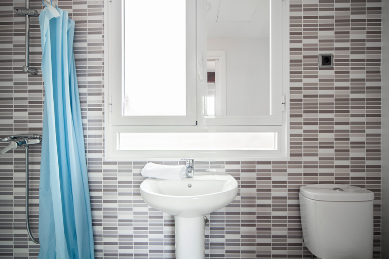 Bathroom 4, INTER Plaza Mayor - Auto Check-in, Madrid