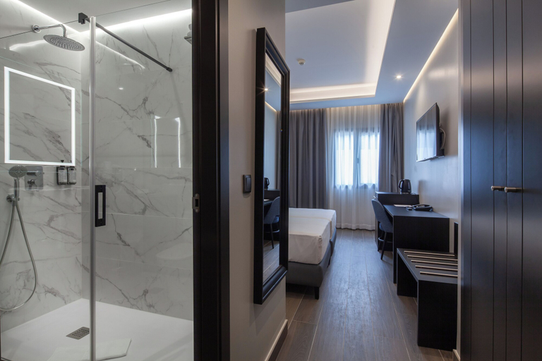 Bathroom 4, Hotel Leflet Sanlúcar, Sevilla