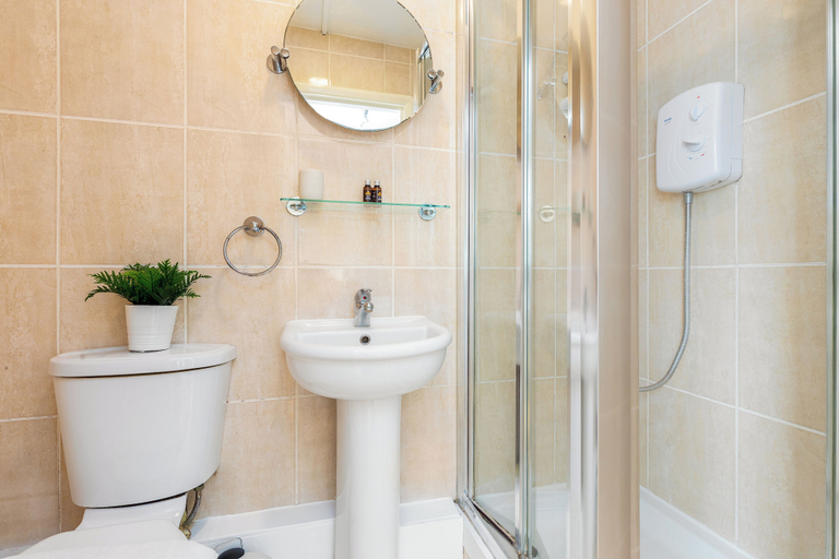Bathroom 2, Cosy studio Apartment near Hyde Park, London