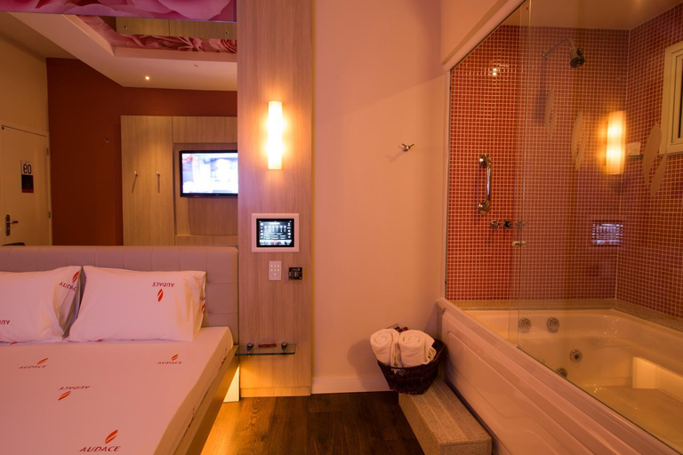 Others 4, Audace Motel, Porto Alegre