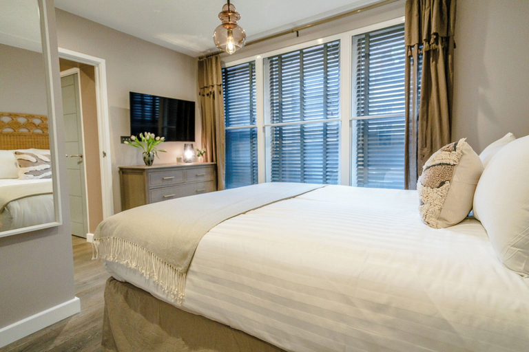 Bedroom 2, Be London - The Chinatown Residences, London