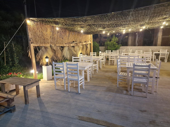 Food & Drinks 4, Soare, Sarandës