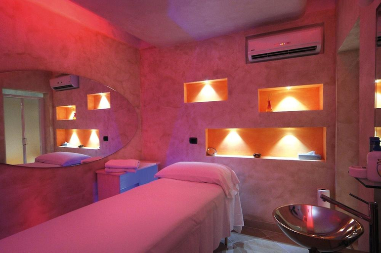 Bedroom 3, Hotel Regina, Savona